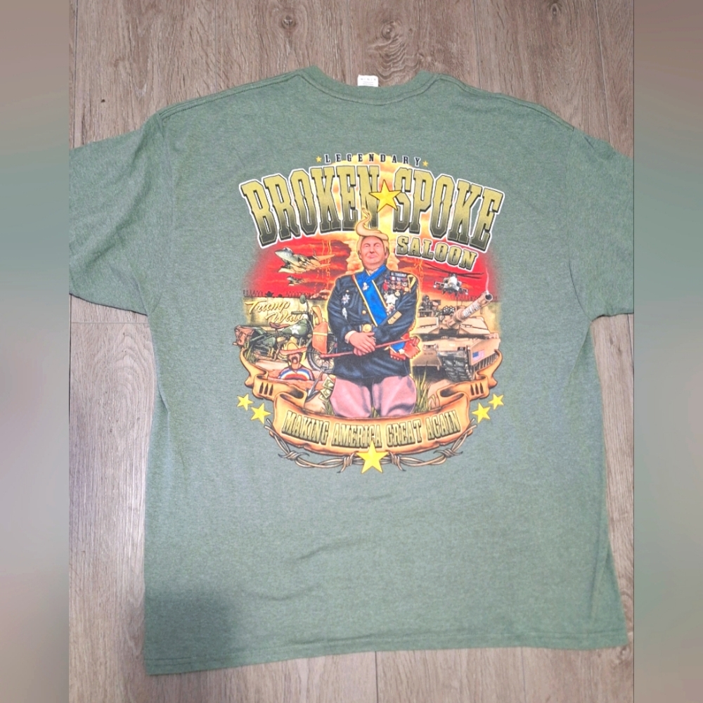 TRUMP Tshirt Mens Size XL